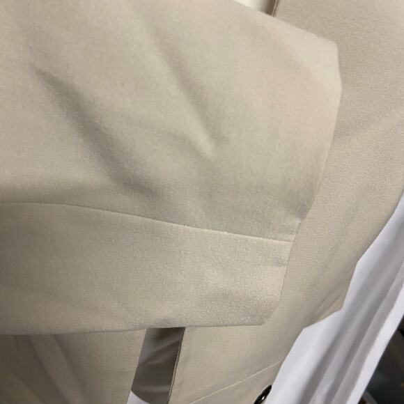 Jones Studio Separates Jacket Blazer Size M Cream Large Grommets Lined Short EUC - Picture 4 of 8